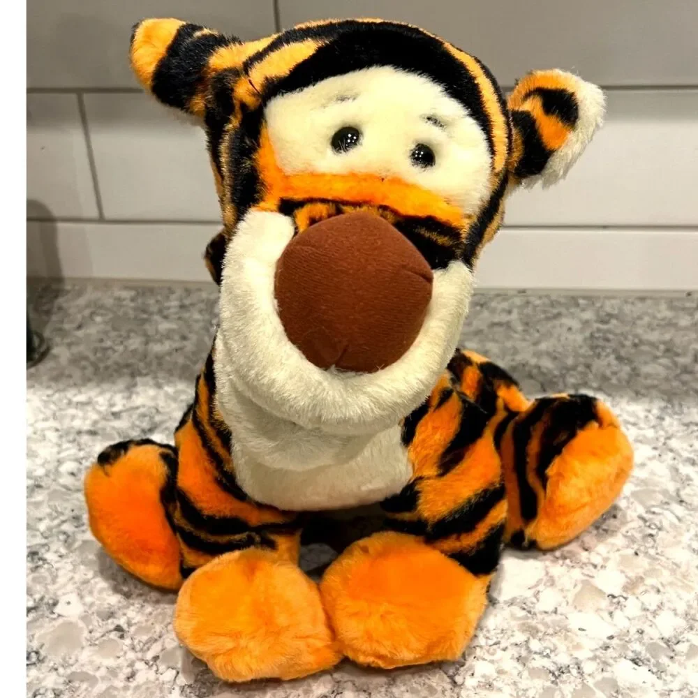 Tigger Stuffed Animal Plush Sitting Disneyland Winnie the Pooh Toy 14